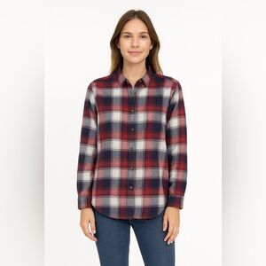 American Eagle Outfitters Boyfriend Fit Soft plaid shirt; medium